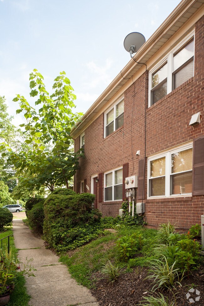 Building Photo - Terrace Townhomes at Gunston