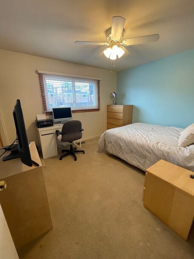 Building Photo - 8326 Christiana Ave