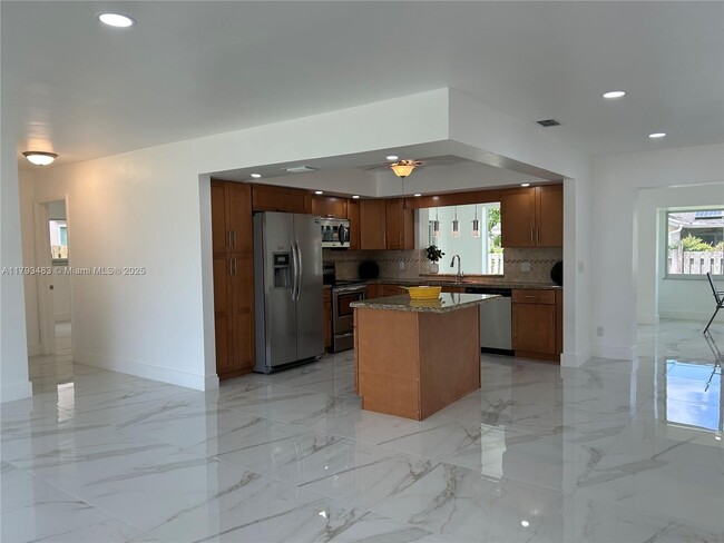 Building Photo - 11751 SW 52nd Ct