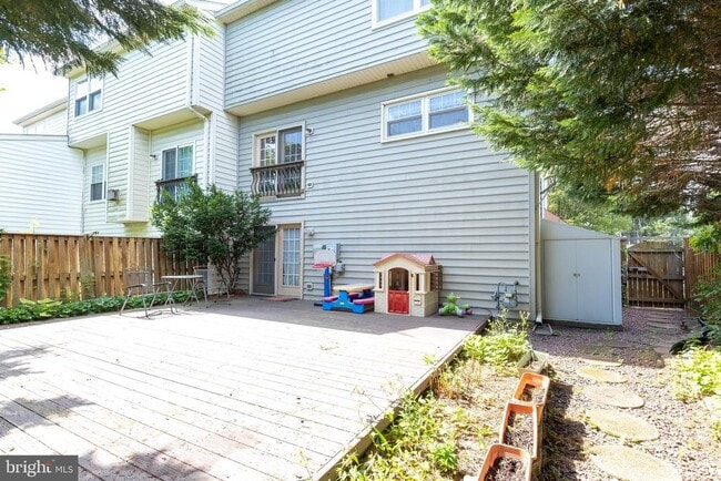 Building Photo - 43782 Brookline Terrace