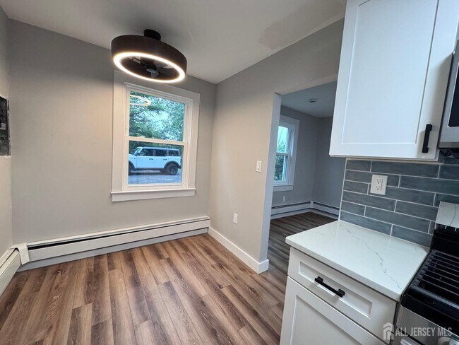 Building Photo - 6 Seaglade Cir