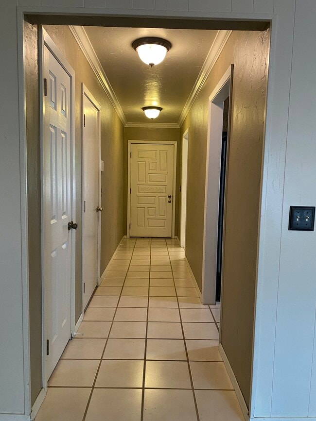 Building Photo - 4470 Ridgecrest Cir