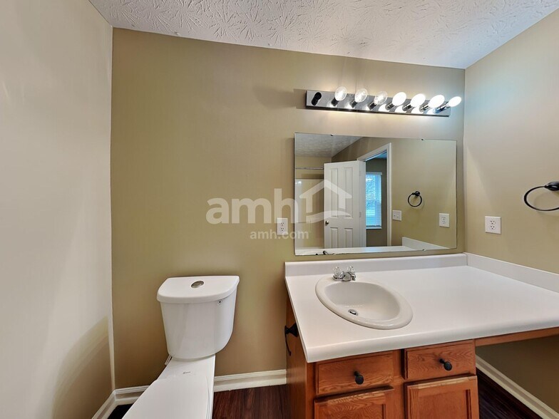 Building Photo - 1169 Frogs Leap