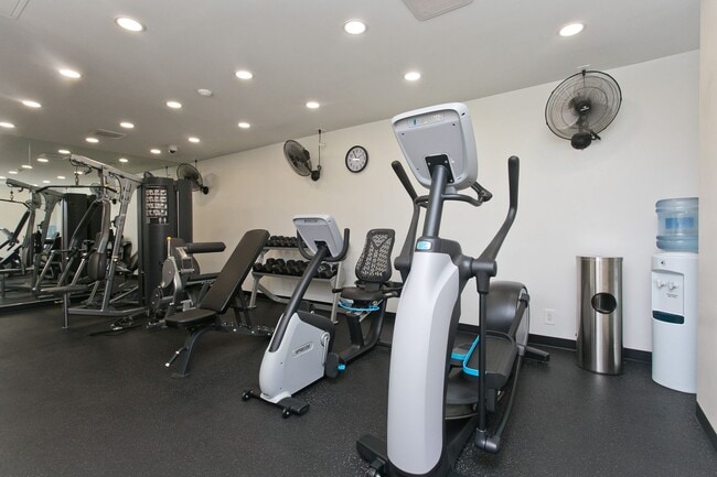 Building Photo - Available now! Fully furnished - Oceanview - Beautiful 2bedroom condo in Waikiki