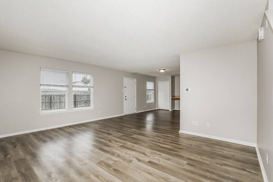Building Photo - 2371 Summerwood Ln