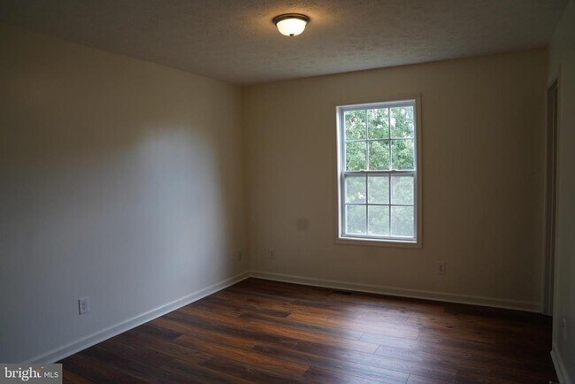 Building Photo - 153 Sinker Dr