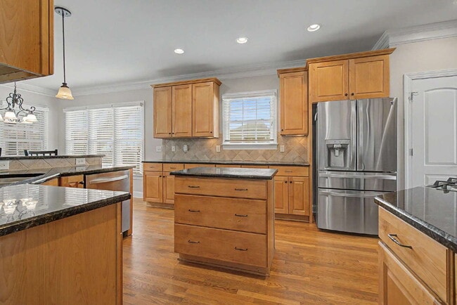 Building Photo - Spacious and Move-in Ready 4-Bedroom in Cary!
