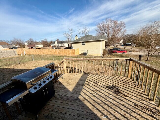 Building Photo - 571 SE 115th Rd