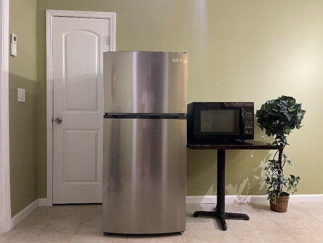 Building Photo - 1430 Juneau Way