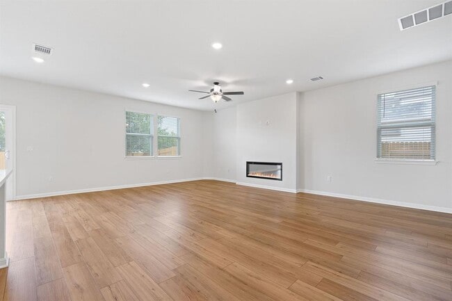 Building Photo - 7916 Andravida Dr