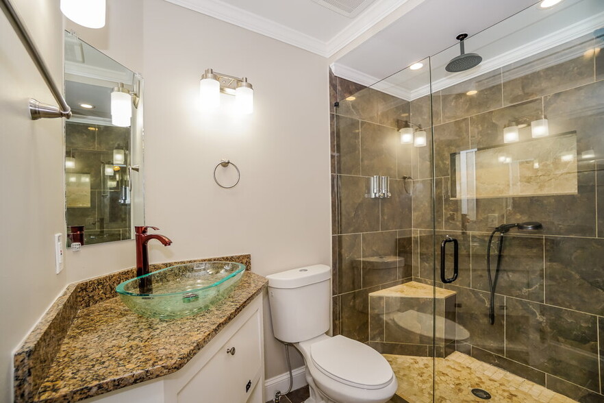 Building Photo - 100 Dakota Ct