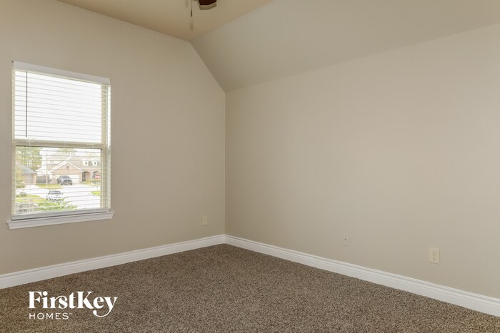 Building Photo - 102 Logan Pass Ct