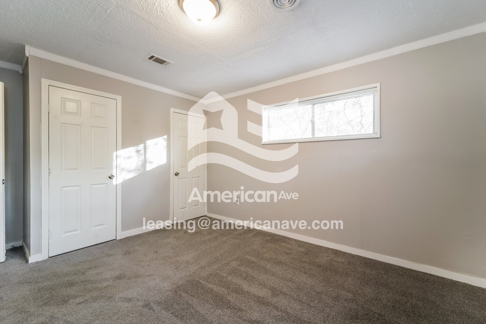 Building Photo - 2975 Lakewood Dr