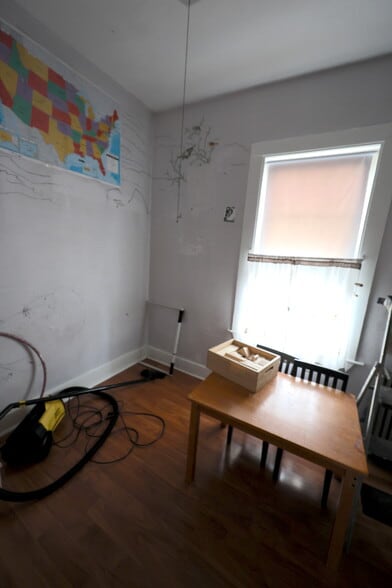 Building Photo - 31 June St