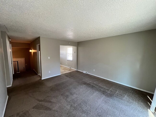 Building Photo - 2-Bed Home with Bonus Finished Basement