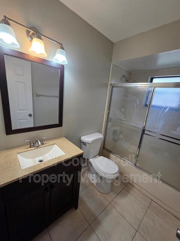 Building Photo - 320 Eron Way