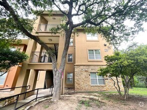 Building Photo - Stunning 2 Bedroom, 2 Bathroom Condo with ...