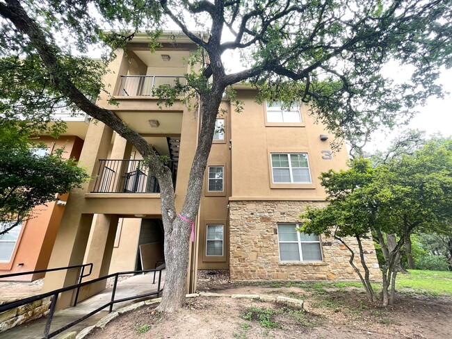 Primary Photo - Stunning 2 Bedroom, 2 Bathroom Condo with ...