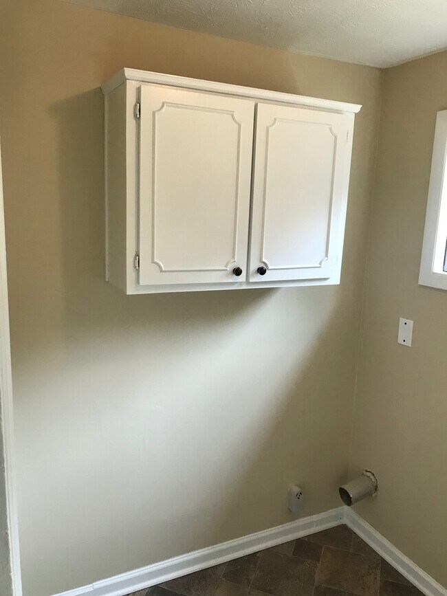 Building Photo - **ON HOLD**3 or 4 Bedroom / 1.5 Bathroom Home for Rent in Columbus, GA