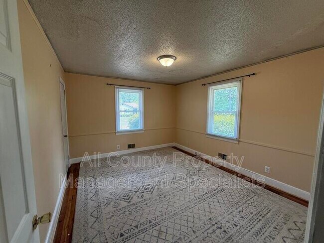 Building Photo - 123 Lanier Ave