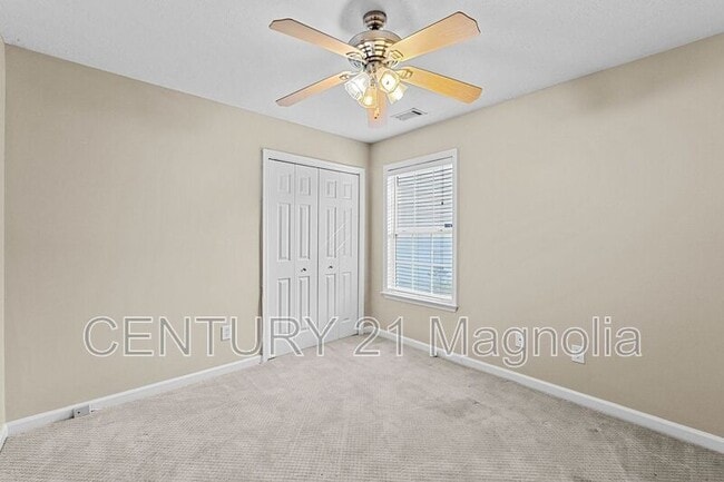 Building Photo - 284 High Meadows Cir