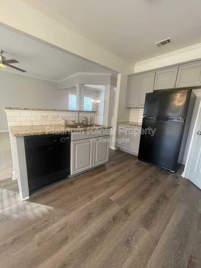 Building Photo - 5545 Weddington Dr