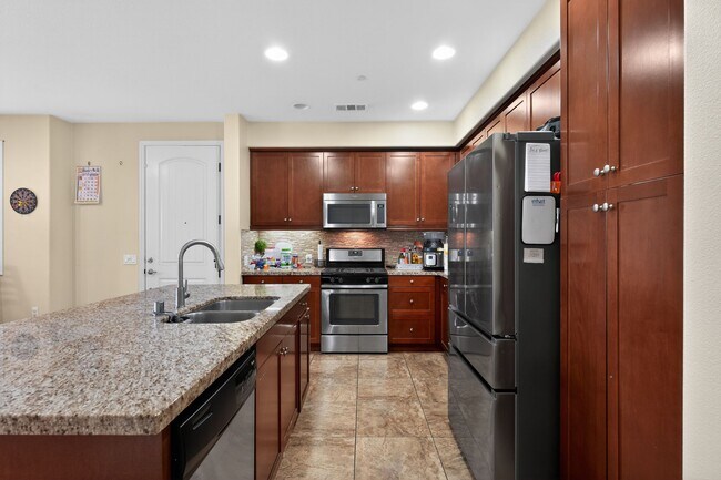 Building Photo - 306 Calle Rayo