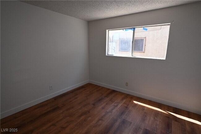 Building Photo - 1512 Cobb Ln