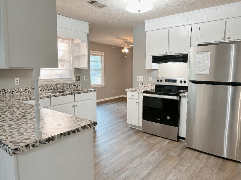 Building Photo - 233 Markwood Dr