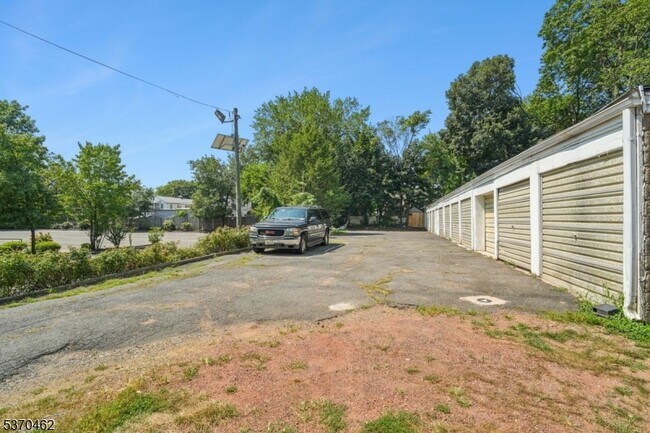 Building Photo - 60 Elmwood Ave