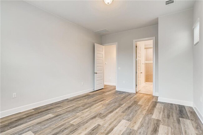 Building Photo - 7112 Poulain Dr