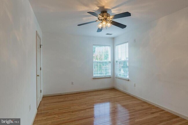 Building Photo - 105 Bridgette Pl NE