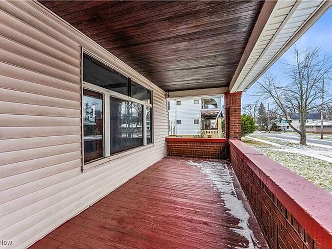 Building Photo - Bright and Spacious 3-Bedroom Home for Rent