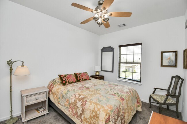 Building Photo - 2211 Ginger Trail Ln