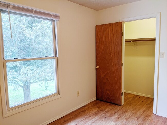 Building Photo - WESTPLEX - AVAILABLE AUGUST