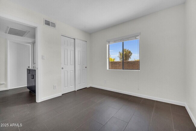Building Photo - 3034 N 35th St