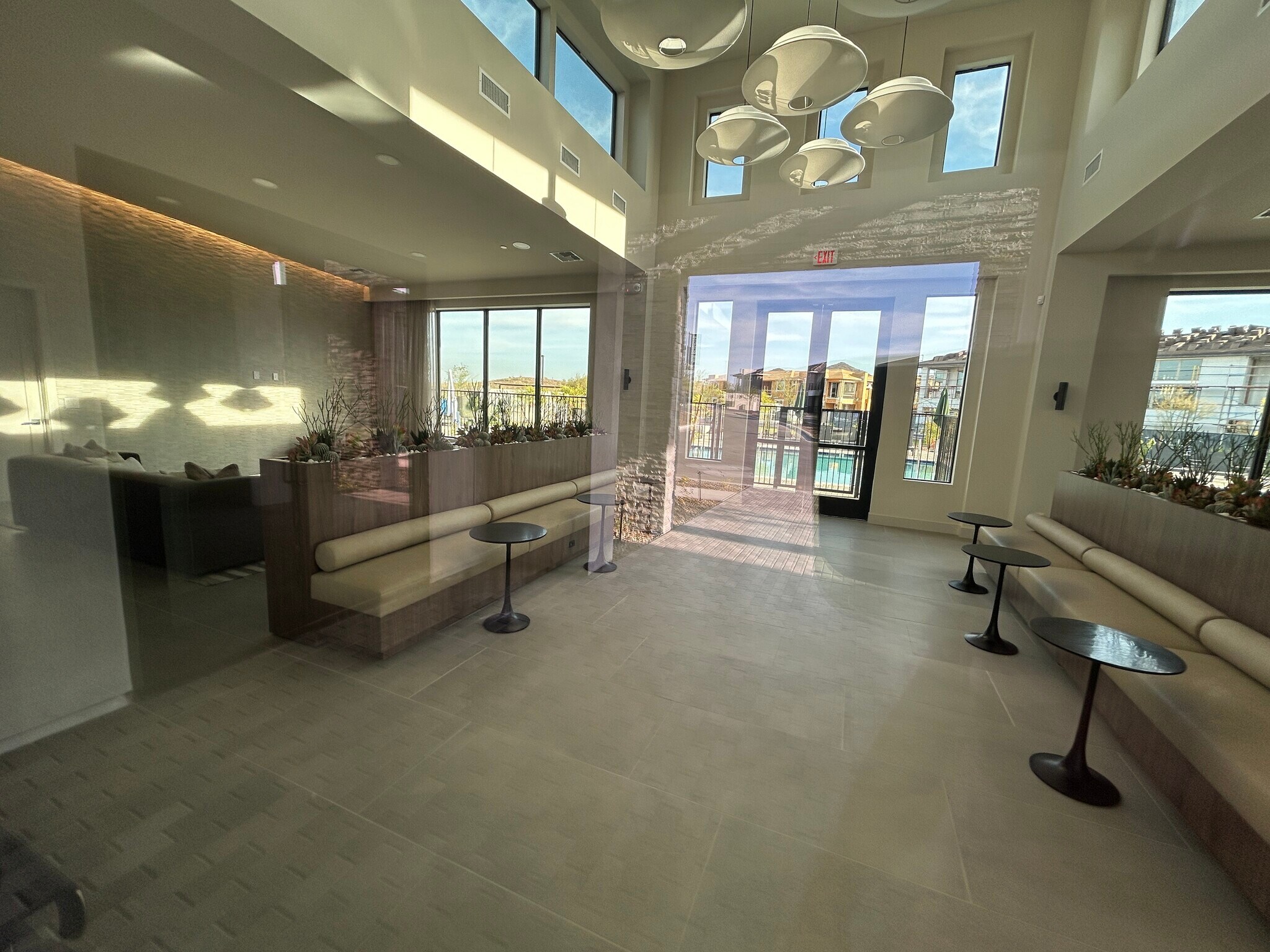 Building Photo - 2121 W Sonoran Desert Dr