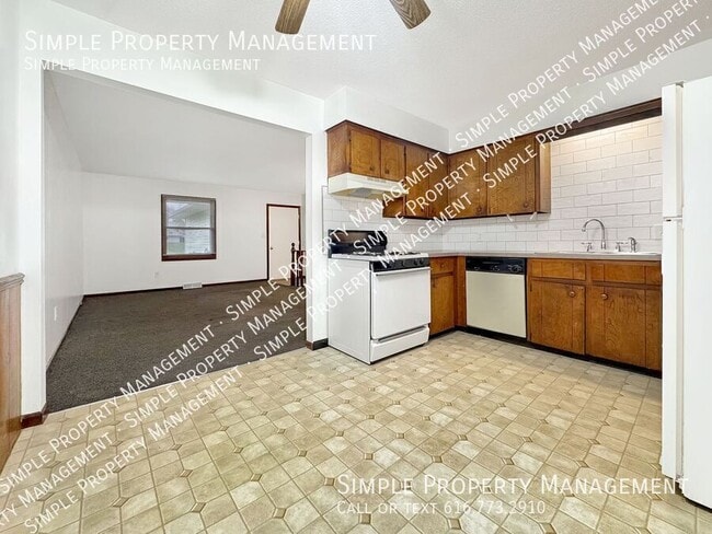 Building Photo - 2666 Randall Ave NW