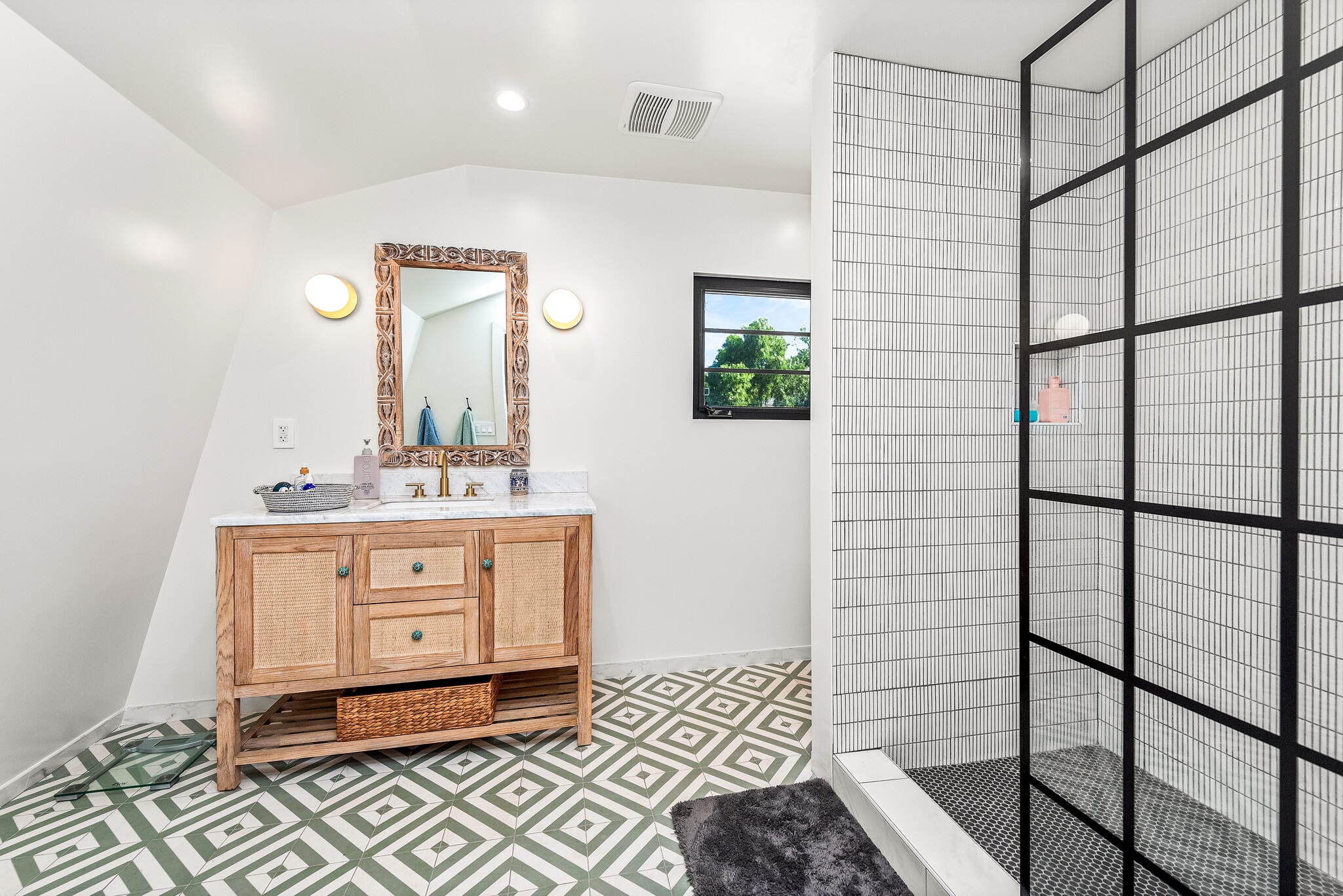 Building Photo - 2474 Barbara Dr