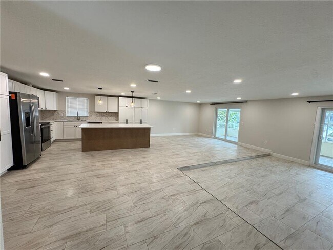 Building Photo - 4820 Shell Stream Blvd