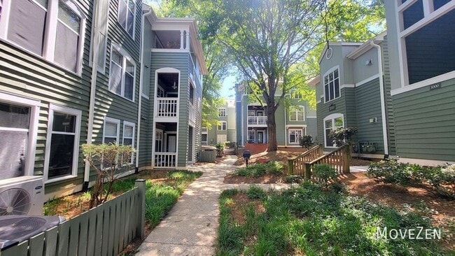 Building Photo - 1221 Westview Ln