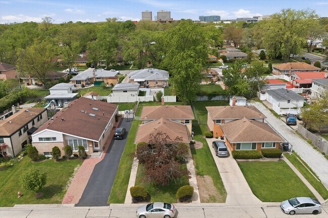Building Photo - 9536 Tripp Ave
