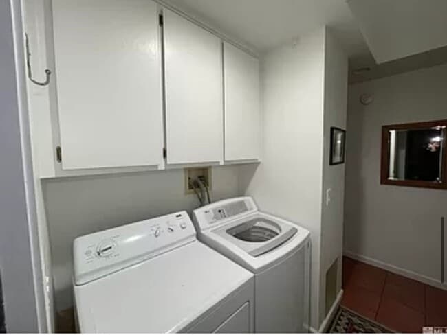 Building Photo - Nice house available now!
