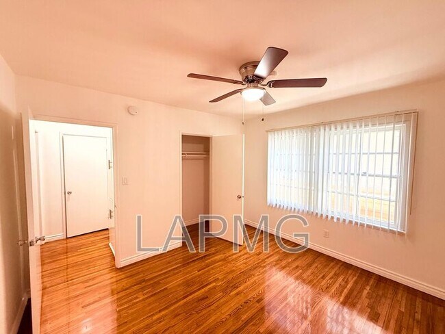 Building Photo - 1415 N Hudson Ave