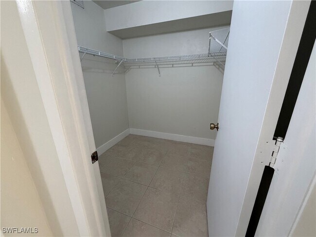 Building Photo - 4210 Looking Glass Ln