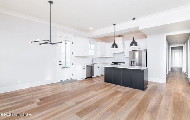 Building Photo - 6100 Passionflower Dr