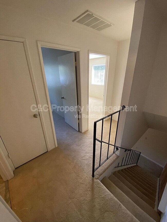 Building Photo - 1864 Roca Ct