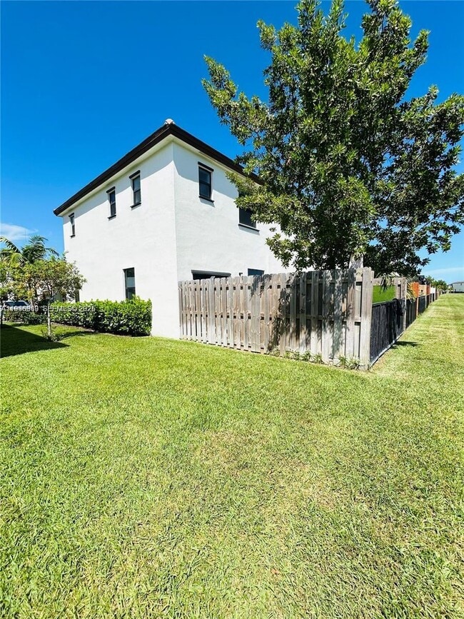 Building Photo - 10090 SW 228th Terrace