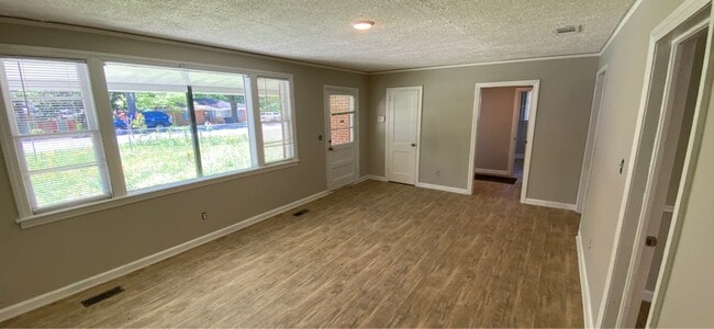 Building Photo - 46 Lafayette Dr