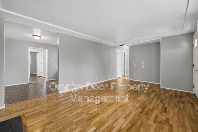 Building Photo - 1611 Wheeler St S